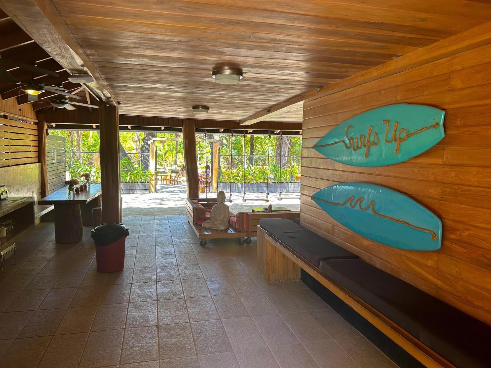 Casa Aura: Beachfront Premium Hostel Tamarindo Buitenkant foto