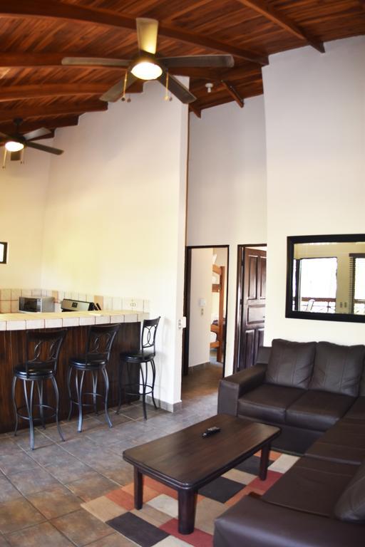 Casa Aura: Beachfront Premium Hostel Tamarindo Kamer foto