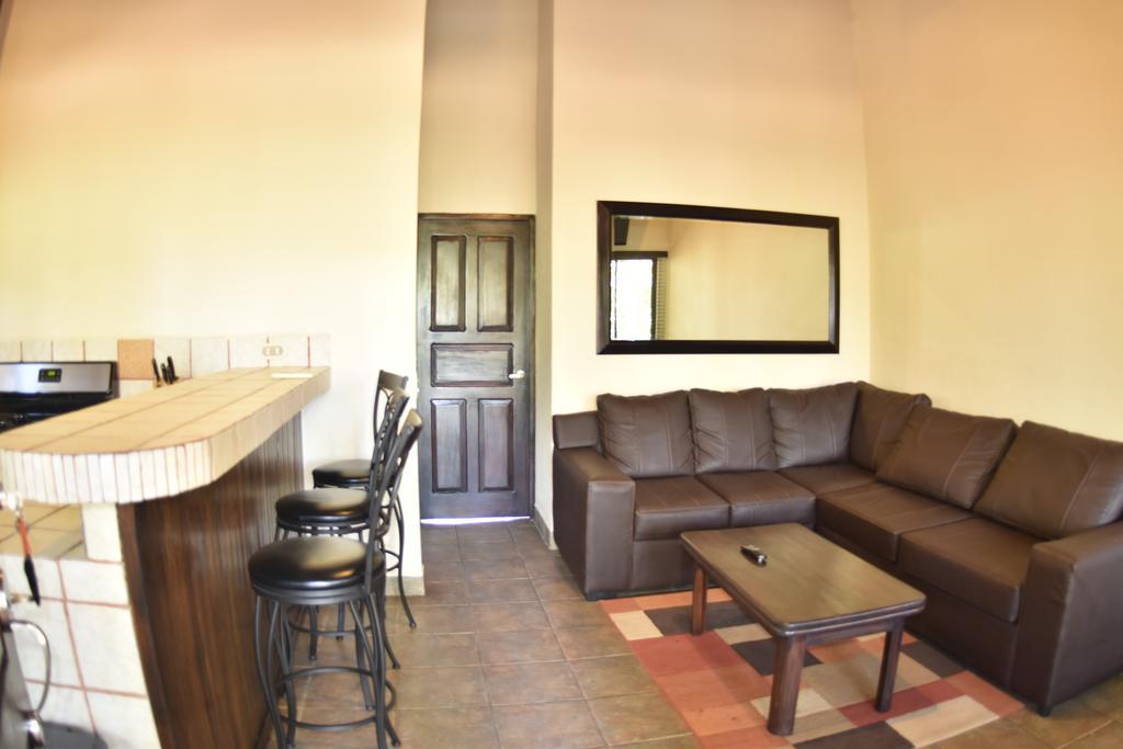 Casa Aura: Beachfront Premium Hostel Tamarindo Kamer foto