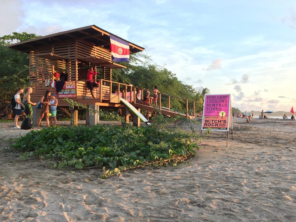 Casa Aura: Beachfront Premium Hostel Tamarindo Buitenkant foto